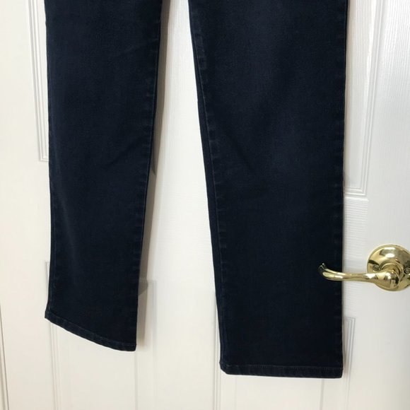 Gloria Vanderbilt Jeans | Dark Wash | Size 8 - Picture 3 of 9